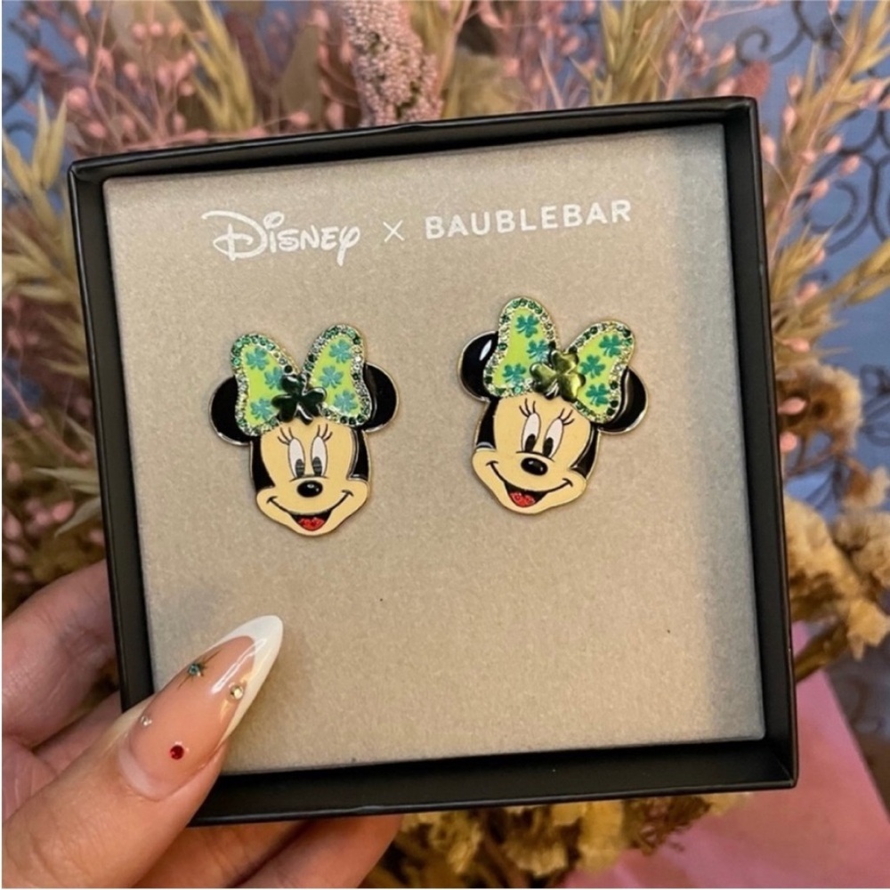 NEW IN BOX Disney x BaubleBar St Patrick’s Day green bow Minnie Mouse Earrings